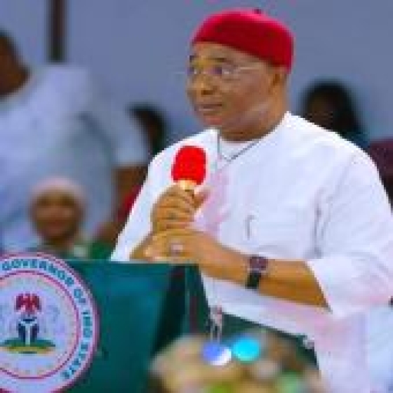 Imo University Students Embarrass Governor Uzodinma During Visit, Chant ‘No Light’ After Workers Went On Strike Over Assault On NLC President, Ajaero