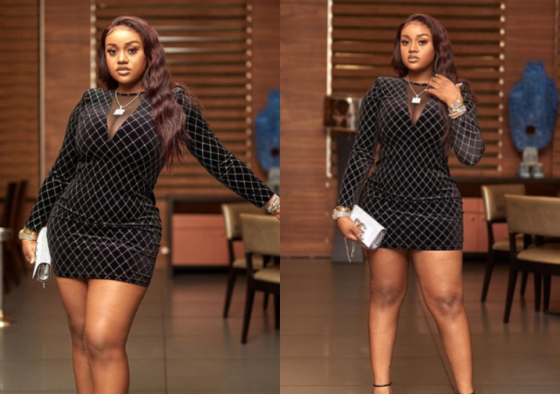 Excitement as Davido’s wife, Chioma Adeleke returns back to Nigeria in style