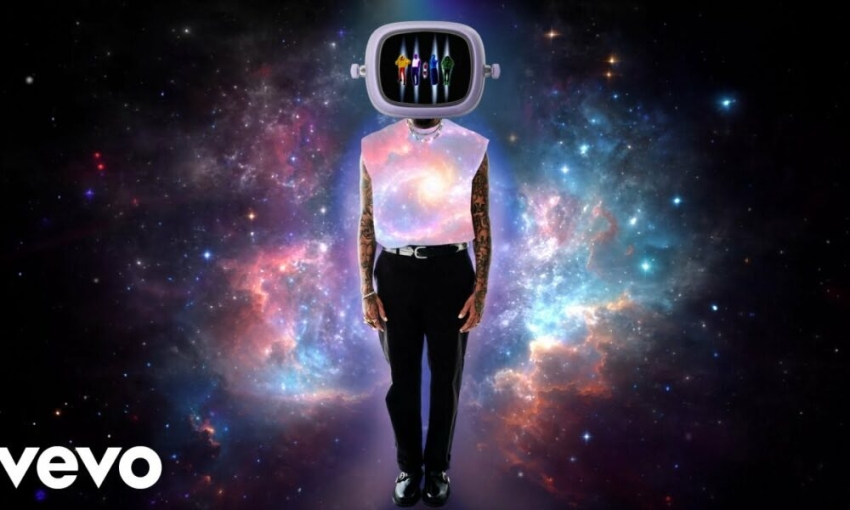  Chris Brown Teams Up with Davido for “Hmmm” on Deluxe “11:11” Album | Listen