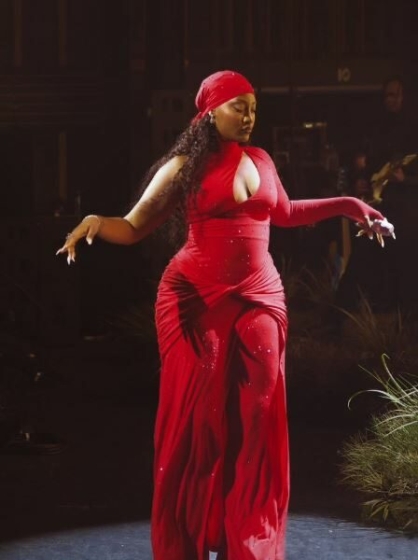 Tems Kicks Off World Tour With An Electrifying Performance in London | Watch Highlights