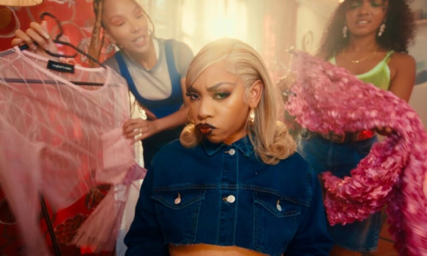  Watch Fave in the Music Video for “Controllla”