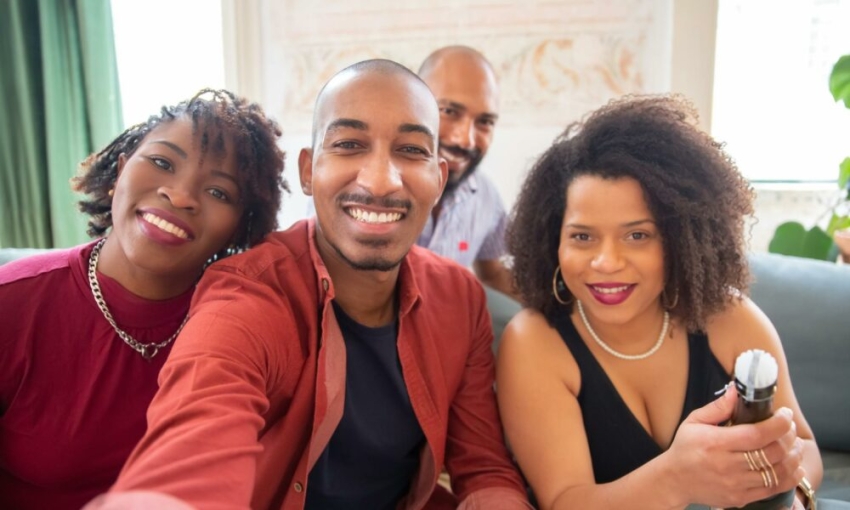  Friendship in the Hustle Era: How to Stay Connected Despite Busy Schedules